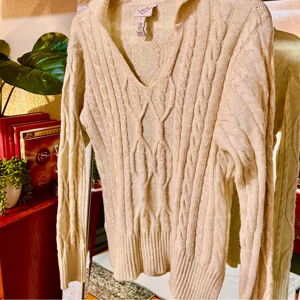 🌼3 for $15 -St Johns Bay Vneck Cable Knit Sweater oatmeal